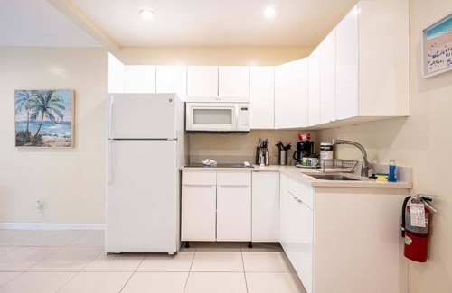 Hollywood South Central Beach Apartment | Casa Del Mar Beach Studio 3