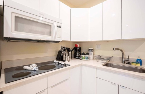 Hollywood South Central Beach Apartment | Casa Del Mar Beach Studio 3