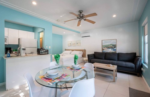 Hollywood South Central Beach Apartment | Casa Del Mar Deluxe Studio 2