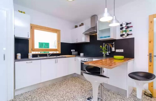 Sa Rapita Ski Chalet | Casa Delfin - House In Sa Ràpita. Free Wifi