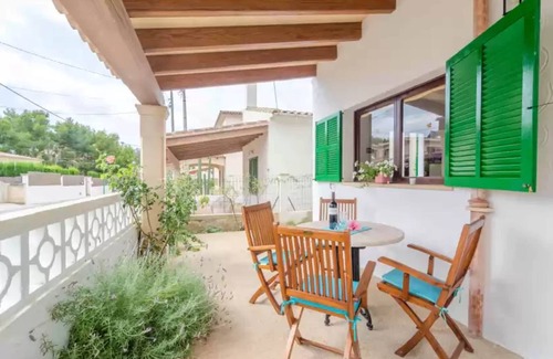 Sa Rapita Ski Chalet | Casa Delfin - House In Sa Ràpita. Free Wifi