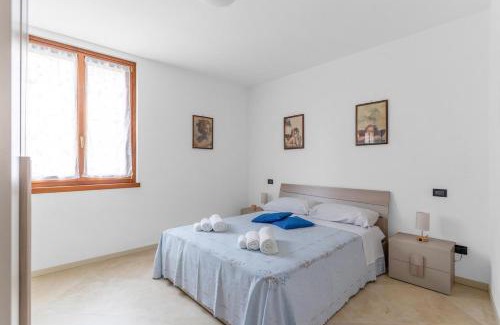 Montichiari Apartment | Casa della Regina, near Lake Garda