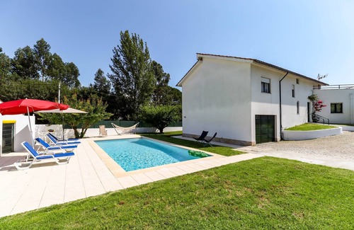 Ponte de Lima Villa | Casa do Azal – House with Pool, Near the Town