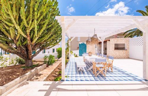 Vila Baleira Villa | Casa do Cacto - By WeHost