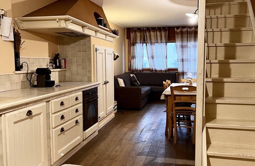 Prato Nevoso Apartment | CASA DOLCE CASA large mountain-style apartment ski-in ski-out, pool, parking