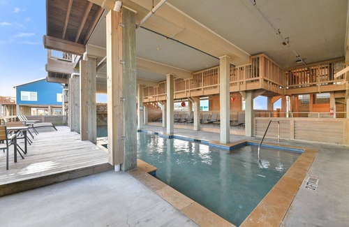 Port Bolivar Condo | Casa Dora - Pool, Games, & Beachfront Fun!