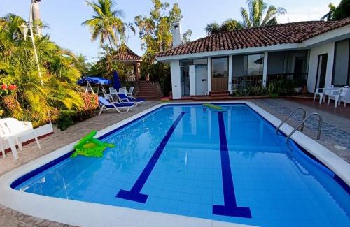 Girardot House | Casa El Peñon