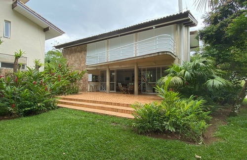 Costa do Sol House | Casa em Condomínio Fechado em Frente ao mar e ao Lado do rio
