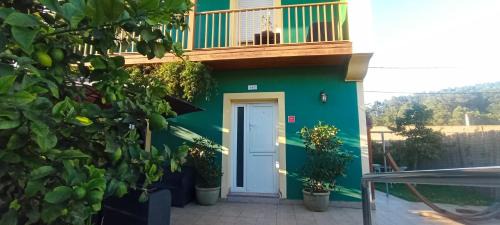 Puente San Miguel House | Casa entre "Mar y Montaña" centro de Cantabria, terraza, ajardinada, amplia y luminosa, hasta 10 personas
