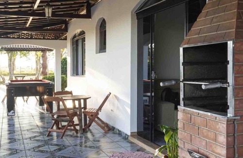 Bueno Brandao House | Casa Espaçosa em Bueno Brandao com Area de Lazer