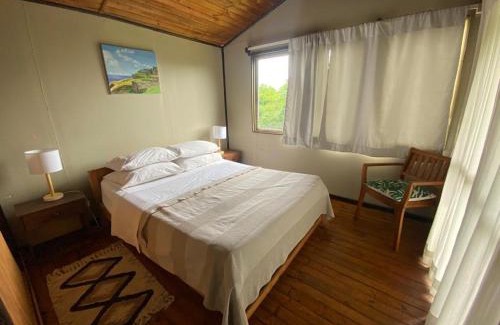 Hanga Roa House | Casa familiar en sector residencial "HARE TOKE"