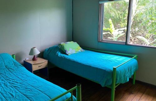 Hanga Roa House | Casa familiar en sector residencial "HARE TOKE"