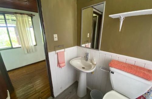 Hanga Roa House | Casa familiar en sector residencial "HARE TOKE"