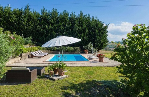 Montegiorgio Villa | Casa Felice 10 - Five Bedroom Villa, Sleeps 10