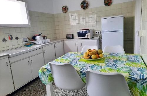 Llanca House | CASA FERRER - Casa grande de ambiente familiar en Llançà, cerca de la playa y del puerto. - ES-228-64