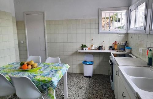 Llanca House | CASA FERRER - Casa grande de ambiente familiar en Llançà, cerca de la playa y del puerto. - ES-228-64