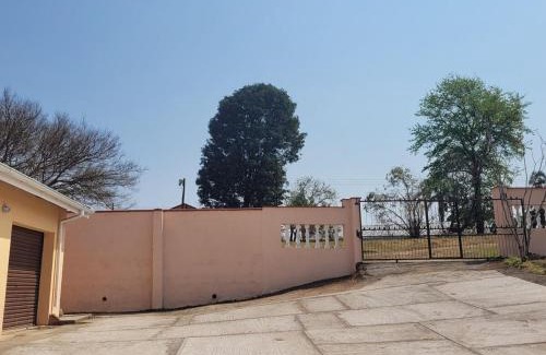 Mbabane House | Casa Gabriel
