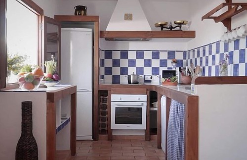 Barbate Cottage | CASA GRANDE, 3 rooms, 150m far from the Beach. Very well maintained.