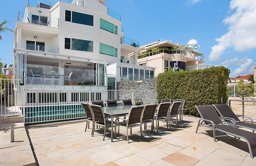 Surfers Paradise House | Casa Grande on the Water