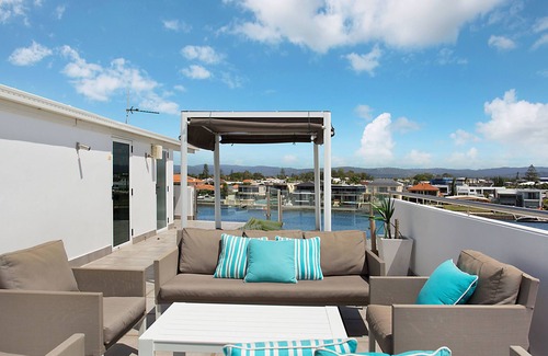 Surfers Paradise House | Casa Grande on the Water