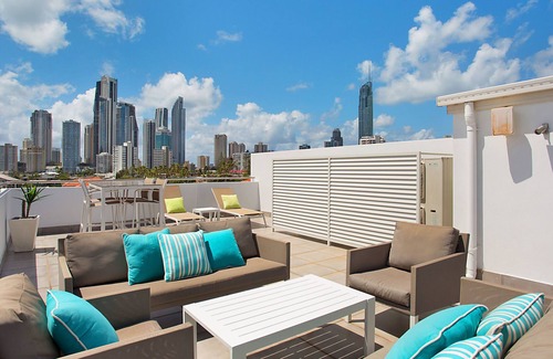 Surfers Paradise House | Casa Grande on the Water