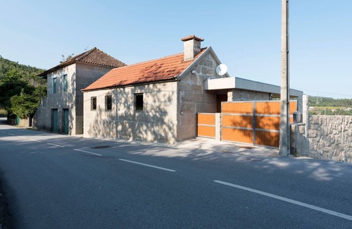 Penafiel House | Casa Guimas - Four Bedroom House, Sleeps 10