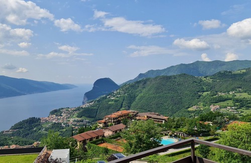 Campi Apartment | Casa Irene le Balze apartment lake view