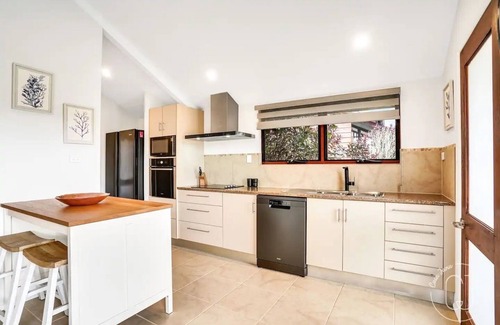 Kurrimine Beach House | Casa Jana Resort style accommodation - Pet Friendly