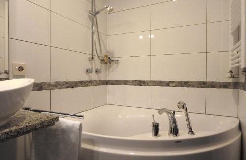 Porto Valtravaglia House | Casa Laluni