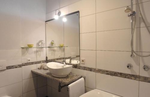 Porto Valtravaglia House | Casa Laluni