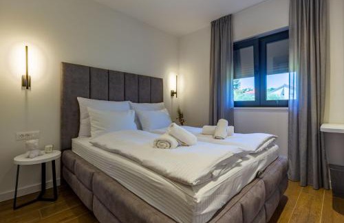 Crno Apartment | Casa MiA Apartments with parking