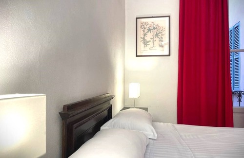 Centro Storico Apartment | Casa Milano Vintage Vibes with balcony
