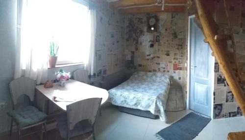 Petris House | Casa Miliza - Agropensiunea şi Punctul Gastronomic Local, în vecinătatea castelului Salbek