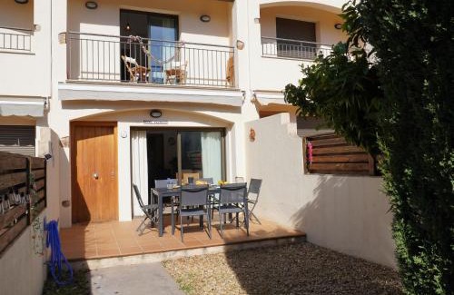Torroella de Montgri House | Casa moderna con piscina comunitaria, cerca de L'Estartit y actividades en la playa - ES-323-51