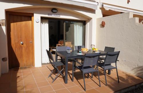 Torroella de Montgri House | Casa moderna con piscina comunitaria, cerca de L'Estartit y actividades en la playa - ES-323-51