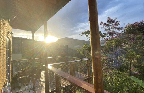Teresopolis Ski Chalet | Casa Mohini: Deck Para Montanha e Lareira. Piscina Natural e Templo a 5 min