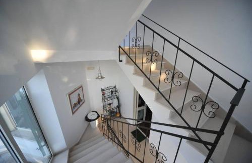 Polignano a Mare Villa | CASA NEL VERDE CON GIARDINO E PISCINA PRIVATA
