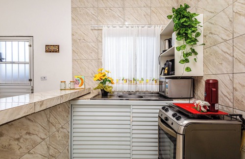Quietude Apartment | Casa no Jardim Quietude - 2km da Praia Tupi x Ocian