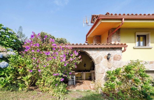 Bueu Villa | "Casa Nueva de Bueu" with Mountain View, Wi-Fi, Garden & Terrace