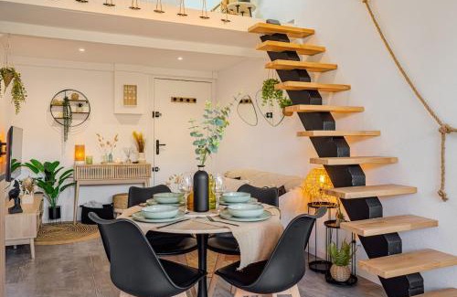 Carnon-Plage Apartment | Casa Paillote - On the Port - Air Conditioning - Calm and Cozy