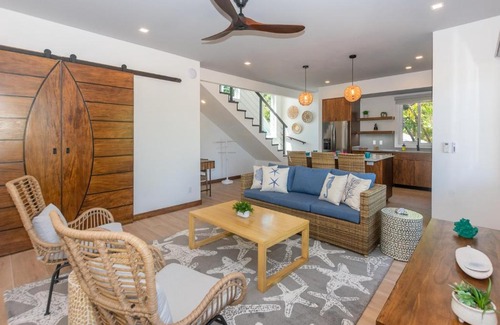Antoneys Cay House | Casa Palmera home