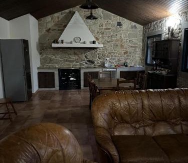 Oia Ski Chalet | Casa Paxora