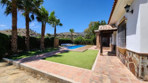 Alora Ski Chalet | CASA PEPE Y MARI CON PISCINA