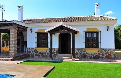 Alora Ski Chalet | CASA PEPE Y MARI CON PISCINA