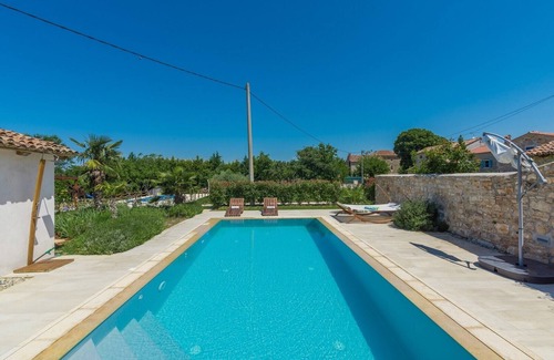 Gedici House | Casa Piccola with Pool