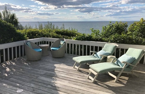 Wading River House | Casa Playa: Modern Beach House w/Views