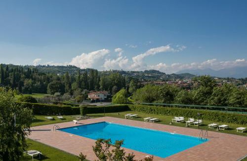 Monte House | Casa Prais With Pool - Happy Rentals