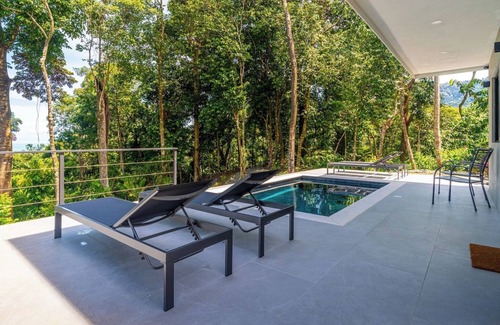 Dominicalito Apartment | Casa Punto Del Rio (3 bed/3 bath)