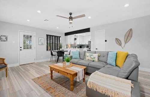 Rockport Villa | Casa Rockport - Waterfront + Pet Friendly