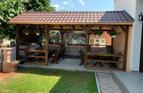 Eselnita House | Casa Roka